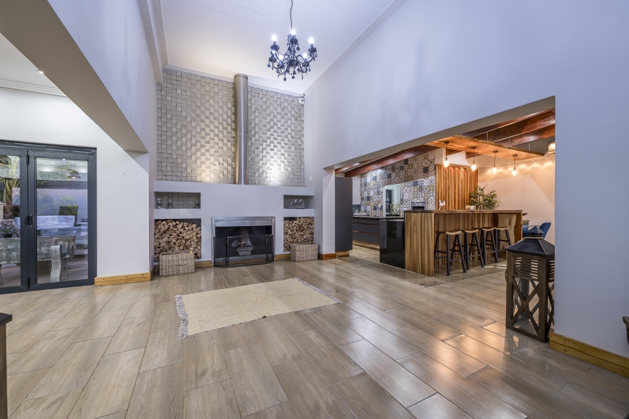 6 Bedroom Property for Sale in Mossel Bay Central Western Cape